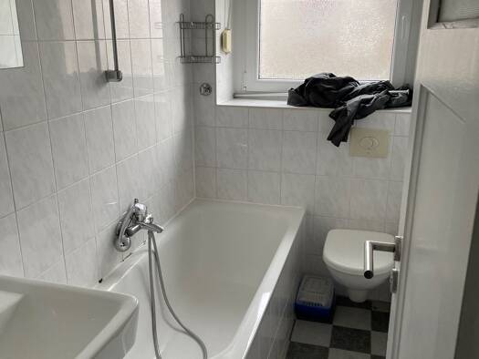 WG-Zimmer zur Miete 1.050 € 2 Zimmer 56 m² Geschoss 1/3 frei ab 01.05.2026 Reinickendorf Berlin 13403