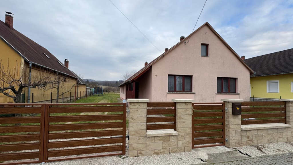 Haus zum Kauf 224.900 € 4 Zimmer 180 m² 1.260 m² Grundstück Zalacsany