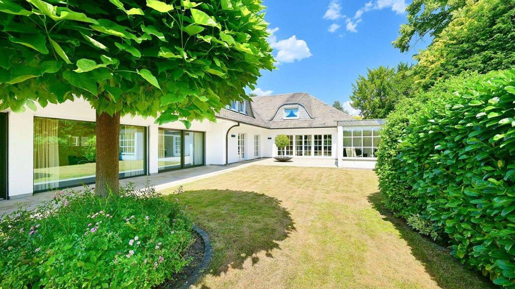 Einfamilienhaus zum Kauf 695.000 € 12 Zimmer 390 m² 1.201 m² Grundstück Mitte Menden 58706