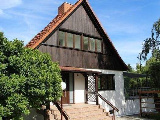 Einfamilienhaus zur Miete 2.500 € 200 m² 2.000 m² Grundstück frei ab sofort Jochhöh Naußlitz Dresden 01187