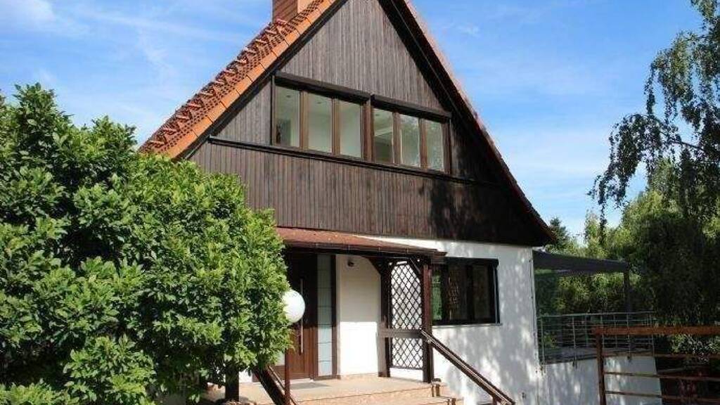 Einfamilienhaus zur Miete 2.500 € 200 m² 2.000 m² Grundstück frei ab sofort Jochhöh Naußlitz Dresden 01187