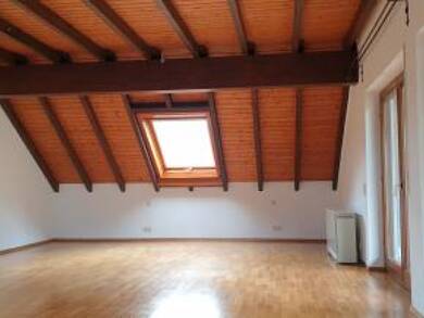 Wohnung zur Miete 830 € 2 Zimmer 100 m² Dachgeschoss, 2. Geschoss Baden-Baden 76532