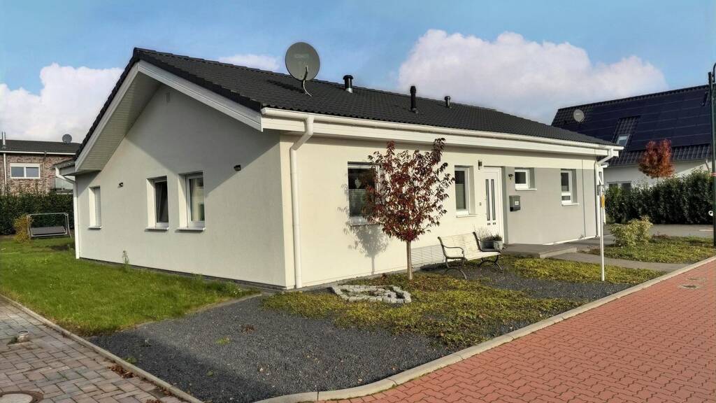 Bungalow zum Kauf 349.000 € 4 Zimmer 110,2 m² 830 m² Grundstück Großenkneten 26197