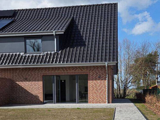 Doppelhaushälfte zur Miete 1.850 € 4 Zimmer 140 m² 402 m² Grundstück frei ab sofort Tangendorfer Straße 20 Toppenstedt 21442