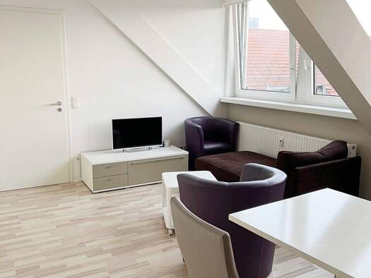 Wohnung zur Miete 610 € 2 Zimmer 41 m² 5. Geschoss frei ab 01.09.2025 Nürnberger Str. 125 Innenstadt Fürth 90762