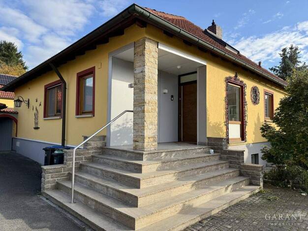 Bungalow zur Miete 1.880 € 6 Zimmer 160 m² 1.000 m² Grundstück frei ab 01.02.2026 Iphofen 97346
