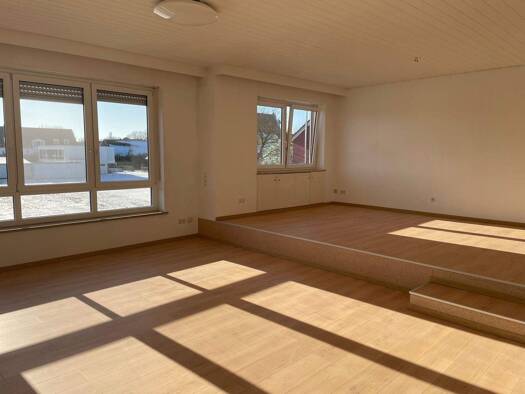 Wohnung zur Miete 1.250 € 3 Zimmer 139 m² frei ab sofort Obertraubling 93083