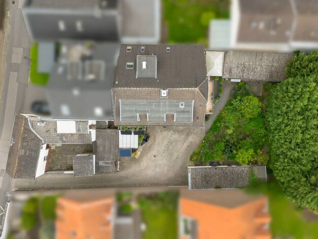 Mehrfamilienhaus zum Kauf 2.350.000 € 11 Zimmer 446 m² 792 m² Grundstück Niederkassel Stadtbezirk 4 40547