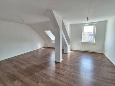Wohnung zur Miete 570 € 4 Zimmer 109,7 m² Dachgeschoss, 3. Geschoss frei ab sofort Muldenstraße 5 Döbeln Döbeln 04720