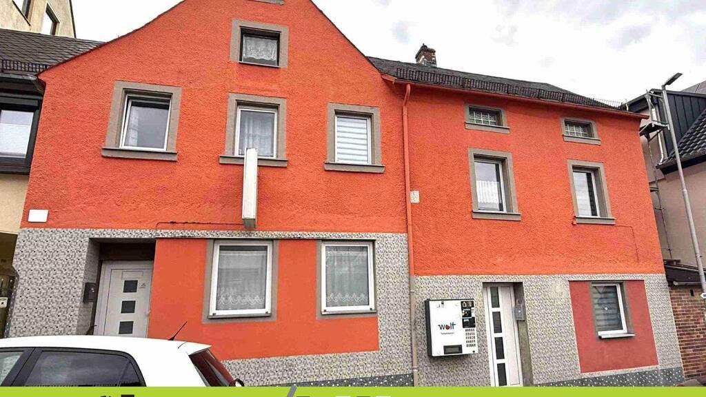 Haus zum Kauf 119.000 € 4 Zimmer 166 m² 216 m² Grundstück Selb 95100