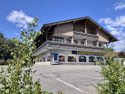 Haus zum Kauf 1.590.000 € 16 Zimmer 400 m² 3.724 m² Grundstück Bischofsmais Bischofsmais 94253