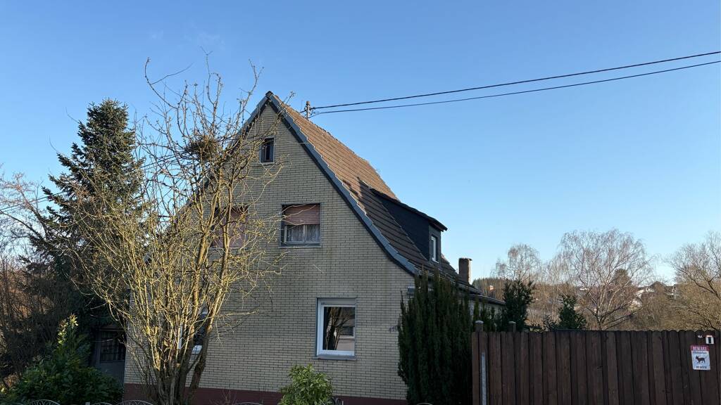 Einfamilienhaus zum Kauf 169.000 € 4 Zimmer 100 m² 828 m² Grundstück frei ab sofort Kalenborner Straße 110 Kalenborn Vettelschoß 53560