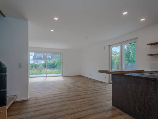 Doppelhaushälfte zur Miete 1.900 € 4,5 Zimmer 120 m² Schwenningen Villingen-Schwenningen 78056