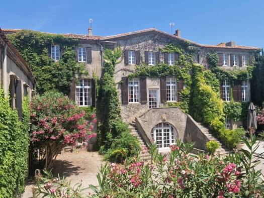 Schloss zum Kauf 2.500.000 € 2.750 m² 317.056 m² Grundstück Bourg-Charité Narbonne 11100