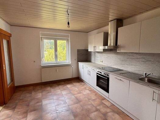 Wohnung zur Miete 310 € 2 Zimmer 57 m² frei ab sofort Berthelsdorf Lunzenau 09328