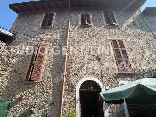 Sonstiges zum Kauf 295.000 € 7 Zimmer 260 m² Felice Cavallotti 8 Castelveccana