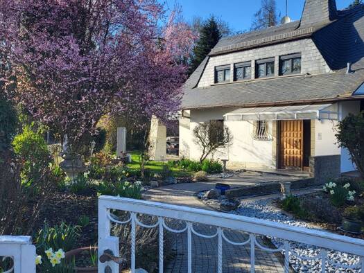 WG-Zimmer zur Miete 1.080 € 3 Zimmer 90 m² Geschoss 1/2 frei ab sofort Butzbach 35510