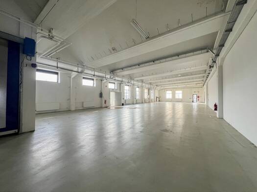 Lagerhalle zur Miete 4,10 € 6.100 m² Lagerfläche Coswig 01640