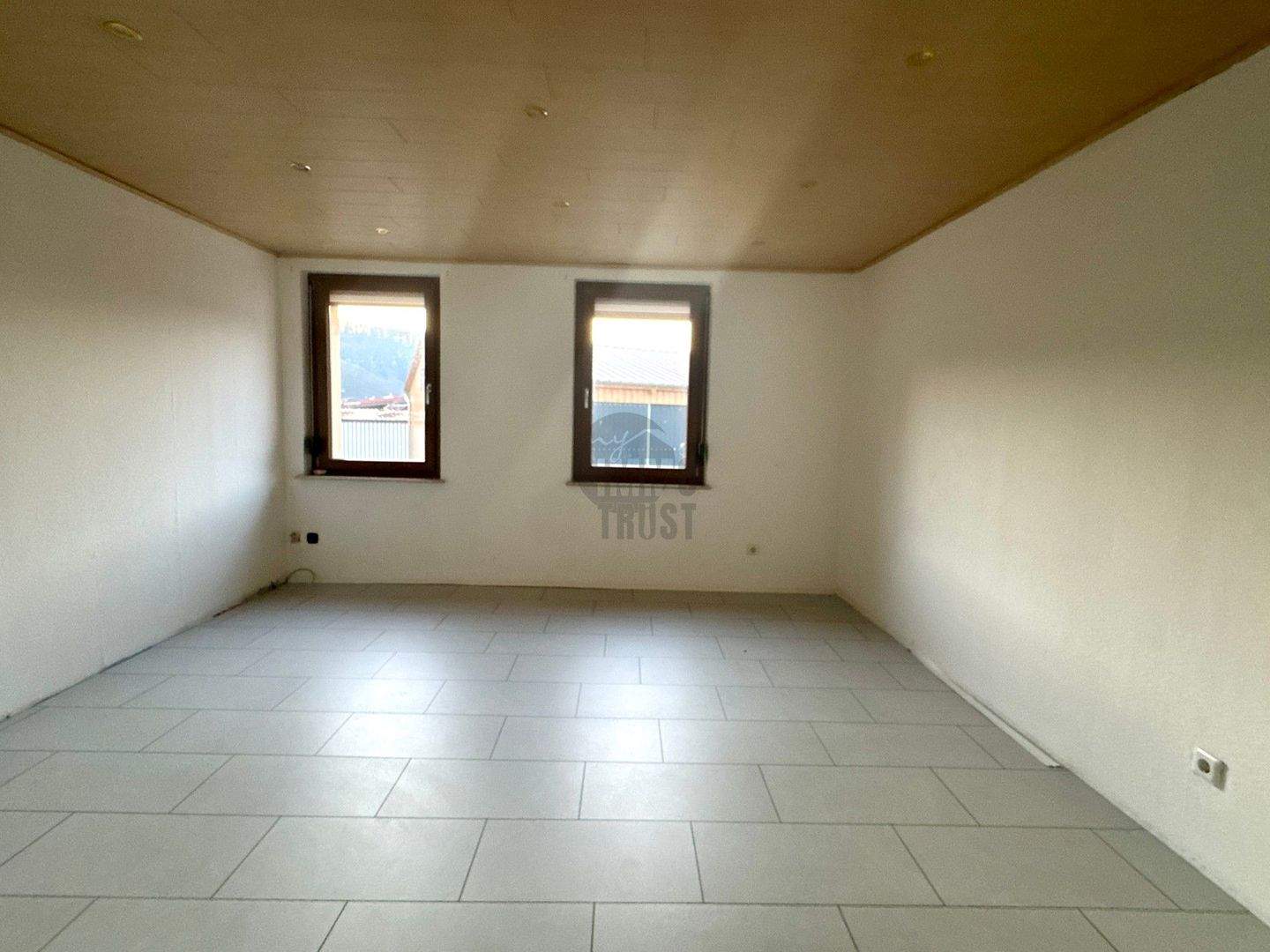 Immobilie in Wertheim - ENDLICH RAUS AUS DER MIETE - EIGENES HAUS MIT TERRASSE, BALKON UND GARAGE - Bild 2