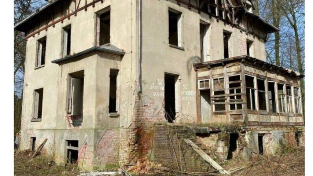 Haus zum Kauf 160.000 € 10 Zimmer 480 m² 53.935 m² Grundstück frei ab sofort Bahnhof 3 Lübtheen 19249