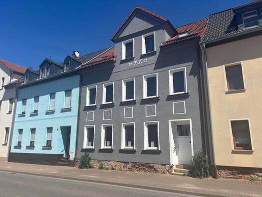 Reihenmittelhaus zum Kauf 59.000 € 1 Zimmer 189 m² 344 m² Grundstück frei ab sofort Altenburger Straße 30 Gößnitz Gößnitz 04639