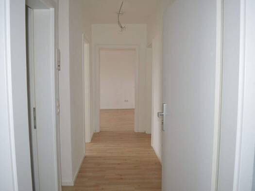 Wohnung zur Miete 418 € 3 Zimmer 66,4 m² frei ab sofort Bahnhofsplatz 7 Innenstadt Hof 95028