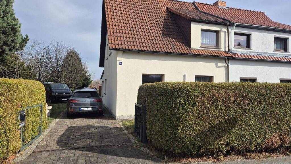 Doppelhaushälfte zum Kauf provisionsfrei 180.000 € 8 Zimmer 114,4 m² 800 m² Grundstück Bautzen 02625
