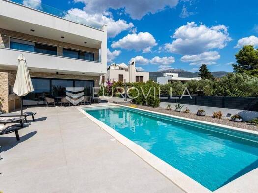 Villa zur Miete - Erstbezug 6.000 € 5 Zimmer 245 m² Kaštel Štafilić Kaštel Sućurac 21212