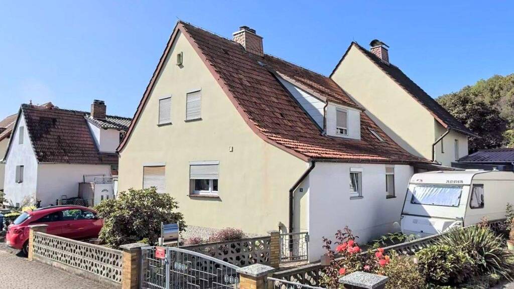 Haus zum Kauf 230.000 € 11 Zimmer 200 m² 772 m² Grundstück Uttershausen Wabern 34590