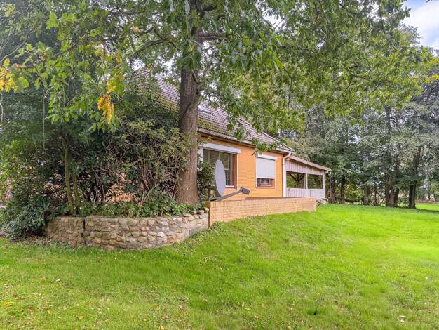 Einfamilienhaus zum Kauf 99.000 € 2 Zimmer 62 m² 2.940 m² Grundstück Cadenberge 21781