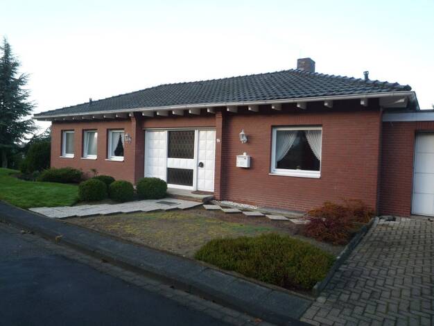 Mehrfamilienhaus zum Kauf provisionsfrei 359.000 € 7 Zimmer 240 m² 980 m² Grundstück Northeim 37154