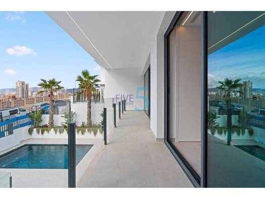 Chalet zum Kauf 2.000.000 € 4 Zimmer 569 m² Grundstück Benidorm 03503