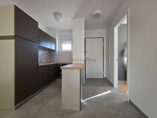Wohnung zur Miete 900 € 2 Zimmer 54 m² 2. Geschoss Visoka