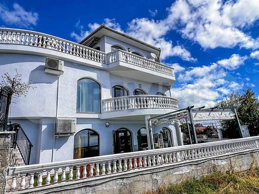 Einfamilienhaus zum Kauf 395.000 € 4,5 Zimmer 297 m² 334 m² Grundstück 11 Bezirk Dobrich , Stadt Balchik 9600