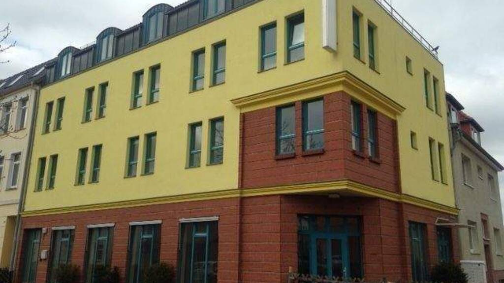 Wohnung zur Miete 344 € 2 Zimmer 38,2 m² 1. Geschoss frei ab sofort Schweriner Straße 89 Güstrow 18273