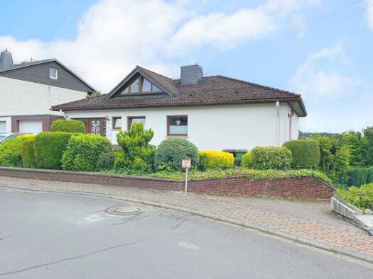 Einfamilienhaus zum Kauf 329.000 € 8 Zimmer 221 m² 1.022 m² Grundstück Seck 56474