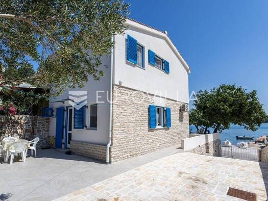 Haus zum Kauf 595.000 € 4 Zimmer 95 m² Obala Petra Kresimira IV 136 Tisno 22244