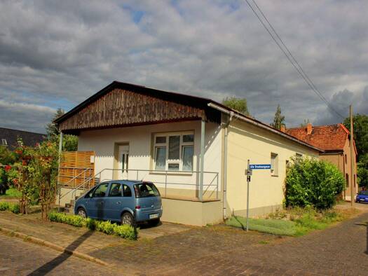 Wohnung zur Miete 380 € 2 Zimmer 76 m² EG Alte Brauhausgasse Hackpfüffel Brücken-Hackpfüffel 06528