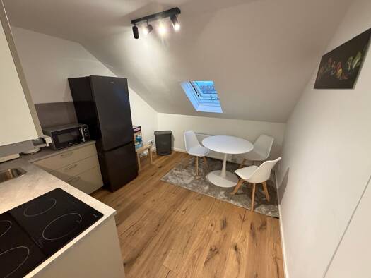 Wohnung zur Miete 800 € 2 Zimmer 44 m² Geschoss 2/2 frei ab sofort Alterlangen Erlangen 91056