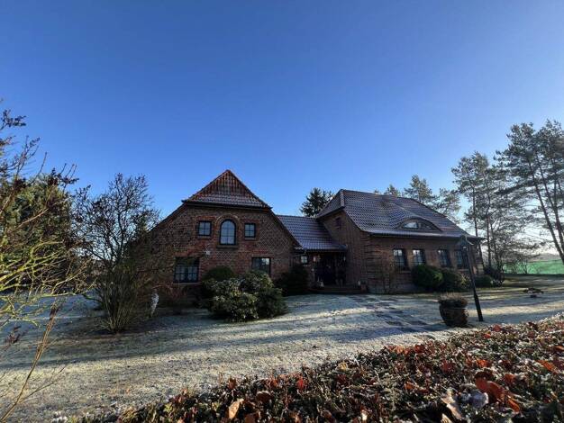 Haus zum Kauf provisionsfrei 315.000 € 7 Zimmer 232 m² 3.243 m² Grundstück Meierstorfer Straße 2 Dorf Poltnitz Ruhner Berge 19376