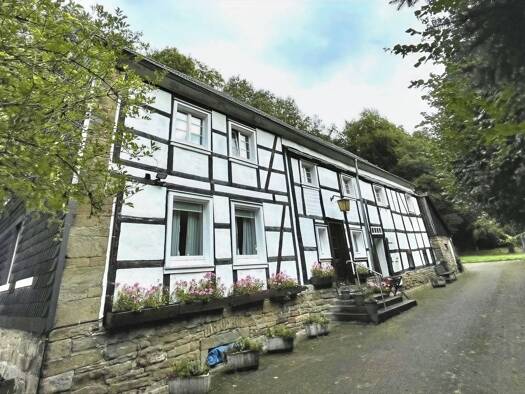 Mehrfamilienhaus zum Kauf 441.000 € 10 Zimmer 235,7 m² 1.427 m² Grundstück Niedersprockhövel Sprockhövel 45549