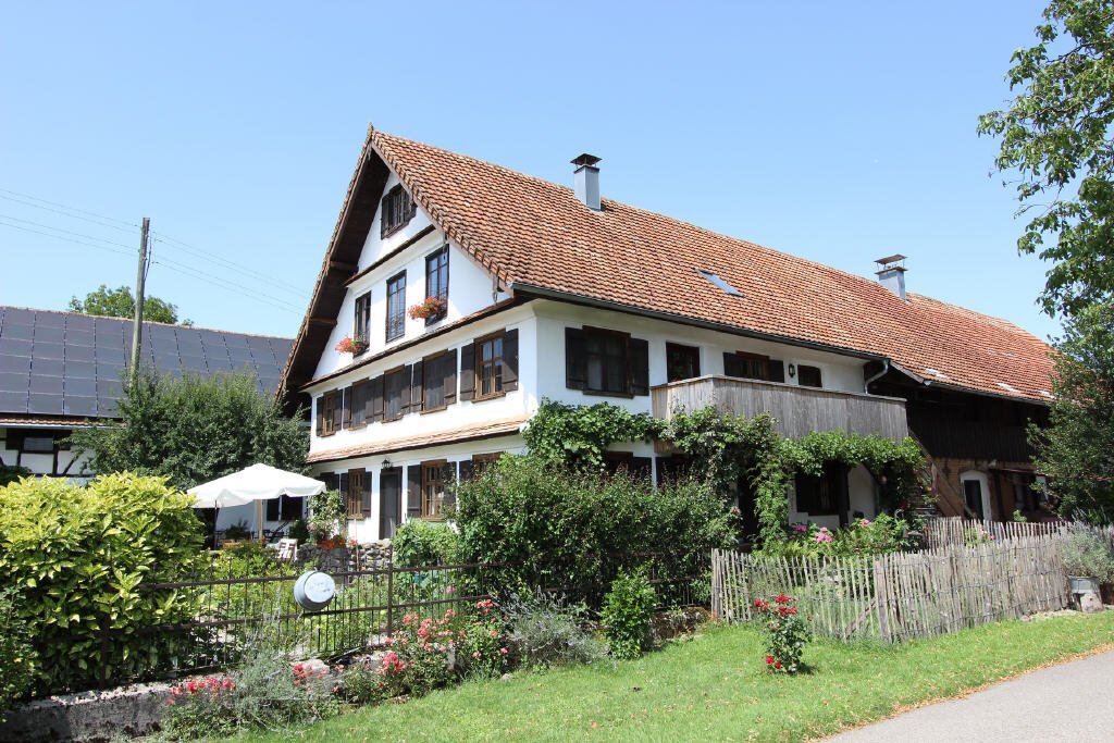 Doppelhaushälfte zum Kauf 1.380.000 € 9 Zimmer 400 m²<br/>Wohnfläche 570 m²<br/>Grundstück 01.12.2024<br/>Verfügbarkeit Neuravensburg Wangen 88239