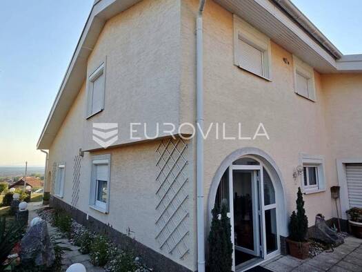 Einfamilienhaus zum Kauf 400.000 € 3 Zimmer 260 m² Brodsko Vinogorje Slavonski Brod 35000