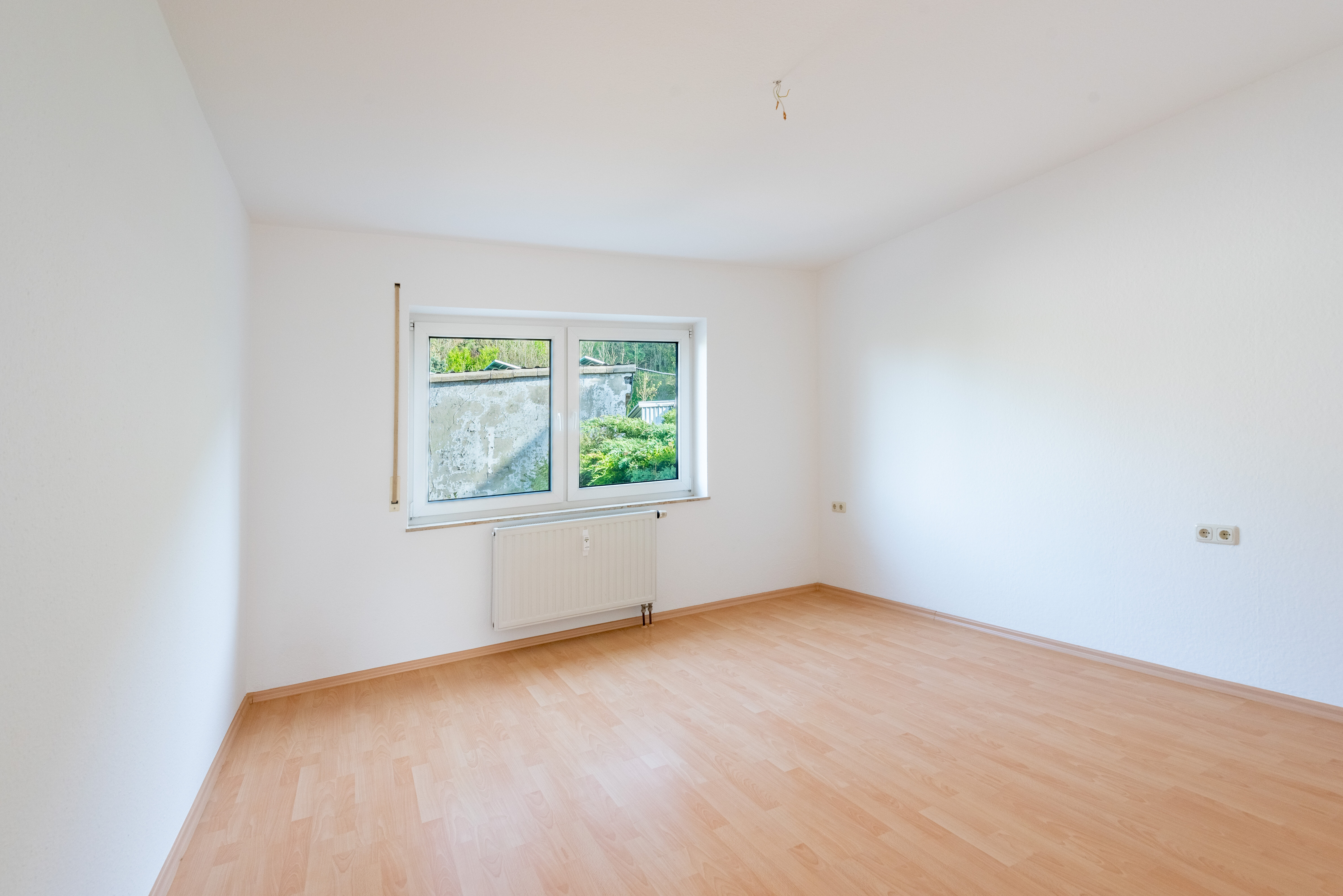 Wohnung zum Kauf provisionsfrei 103.000 € 3 Zimmer 95 m²<br/>Wohnfläche EG<br/>Geschoss Burkhardtsdorf Burkhardtsdorf 09235