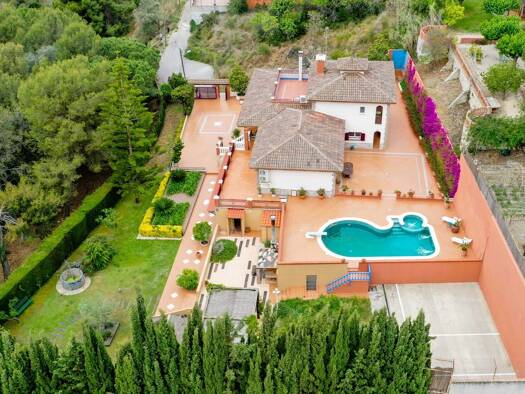 Einfamilienhaus zum Kauf 1.995.000 € 7 Zimmer 675 m² 2.244 m² Grundstück Camí De La Verema Barcelona 08916