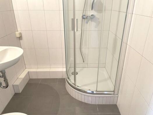 Wohnung zur Miete 524 € 3 Zimmer 79,2 m² 8. Geschoss Moskauer Platz 18 Moskauer Platz Erfurt 99091