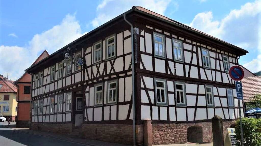 Restaurant zum Kauf 645.000 € 471 m² Gastrofläche 1.125 m² Grundstück Eichenbühl 63928