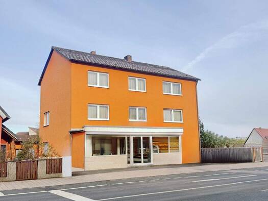 Mehrfamilienhaus zum Kauf 975.000 € 8 Zimmer 221 m² 391 m² Grundstück frei ab 01.02.2026 Neumarkt Neumarkt in der Oberpfalz 92318