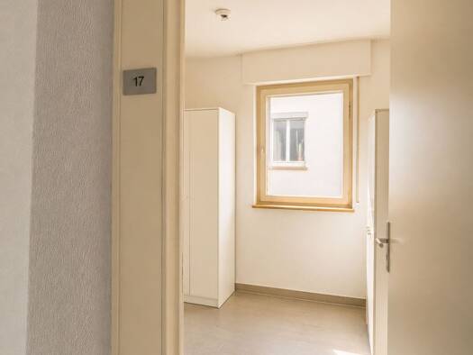 Wohnung zur Miete 450 € 1 Zimmer 15 m² Spemannstraße 13 Ost Ost 70186