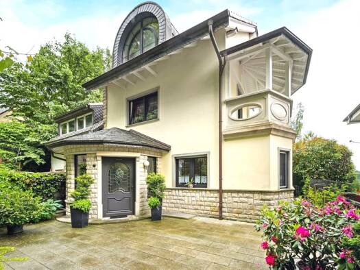 Doppelhaushälfte zum Kauf 479.000 € 4 Zimmer 207 m² 325 m² Grundstück Menden (Sauerland) 58706
